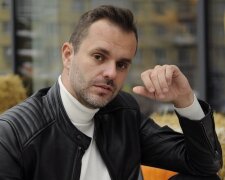 Ковтуненко з "Холостячки" після відмови легко забув Мішину: "Вистрибни ти хоч з трусів"