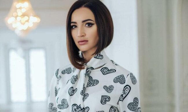 Батько виставив в мережу компромат на Бузову та її сестру