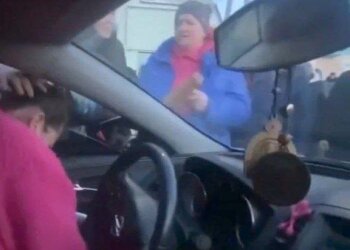 Нападение на "наводчицу ТЦК". Фото: скриншот с видео Иванны
