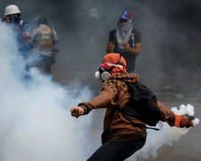 Опозиція Венесуели проведе смердючий протест