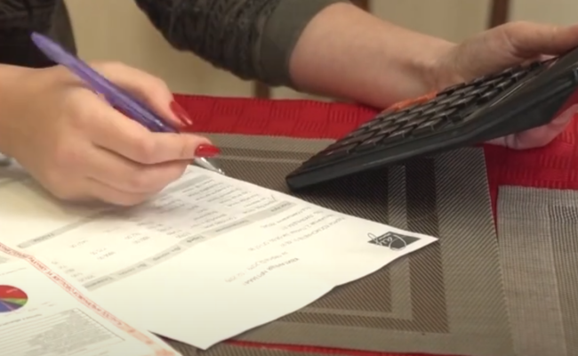 Платіжки за опалення. Фото: скрін youtube