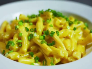 Паста в тыквенном соусе, кадр из видео