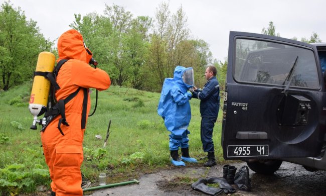 Уже подбирается к Киеву: на Винничине перевернулся грузовик с тоннами химикатов - "последствия непредсказуемы"