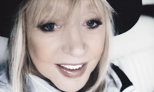 Алла Пугачева удивила поклонников перекошенным лицом: один глаз больше другого