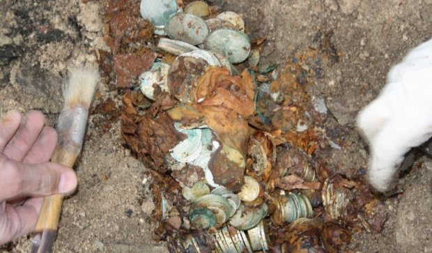 У Пскові відкопали скарби Плюшкіна