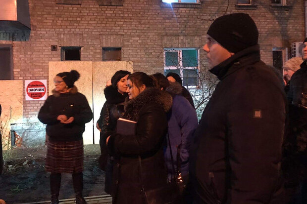 Киевляне в морозы вынуждены жить в "дырявом" доме, - трагедия в Дрогобыче не научила