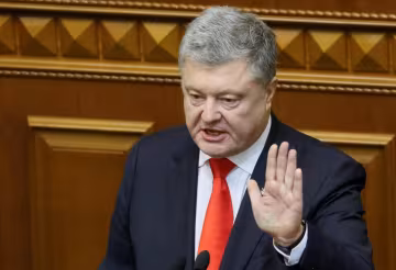 Романенко назвав усі мінуси політики Порошенка: нічого, крім c*ача не приніс