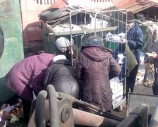 Будні наддержави: під Москвою люди побилися за відходи