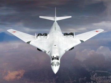 Російський бомбардувальник Ту-160