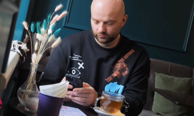 Холостяк Слава Дьомін згадав, як над ним знущалася найрідніша людина: "Багато, боляче, до крові"