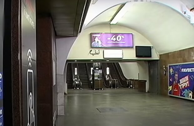 В киевском метро мужчину поймали на позорном поступке - перепутал столицу с селом