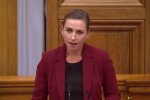 Прем'єр Данії не стримала сліз на фермі, де знищили норок: "Винен тільки..."
