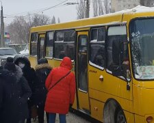 Маршрутка в Києві, кадр з відео, зображення ілюстративне: YouTube