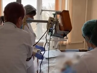 У лікарні, скріншот із відео