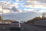 за кермом, скріншот з відео