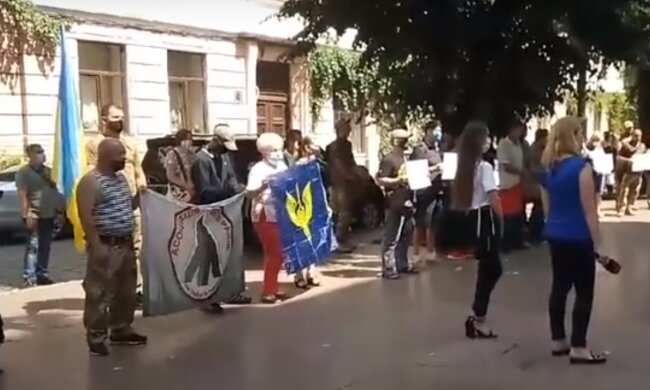 Ветерани АТО штурмують мерію Чернівців – стали відомі вимоги активістів