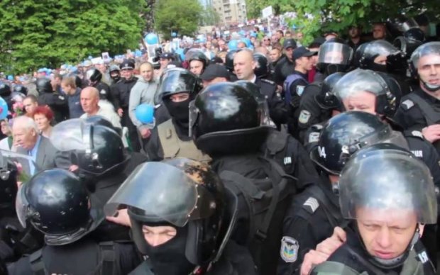 Масова бійка: діями дніпровських копів займеться слідство