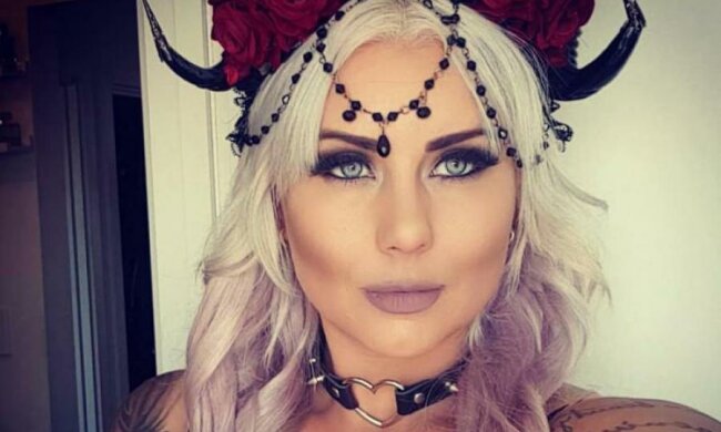 Горячая дальнобойщица зажгла сердца миллионов мужчин: фото 18+
