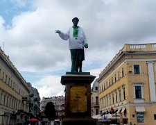 Символ Одеси прикрасили до Дня Незалежності