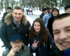 Кличко та Кернес погуляли у парку (фото)