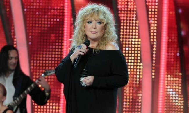 Она вам не бабка: волнующее мини Пугачевой нарвалось на комплименты