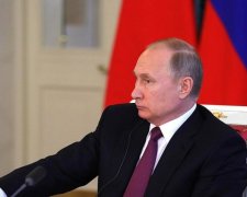 Італійський колгоспник проїхав по Путіну на тракторі