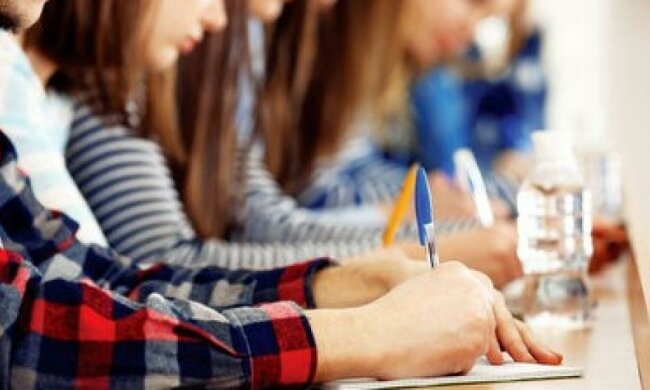 Минобразования изменило расписание вступительной кампании в вузы