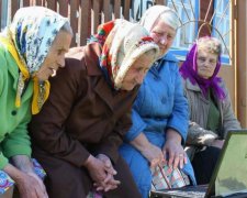 Стало известно, сколько украинцев получили пенсию "по-богатому"