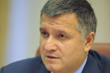 По-скромному: стало известно, сколько зарабатывает Аваков