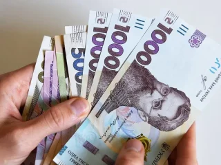 Грошова допомога переселенцям: виплати від благодійного фонду