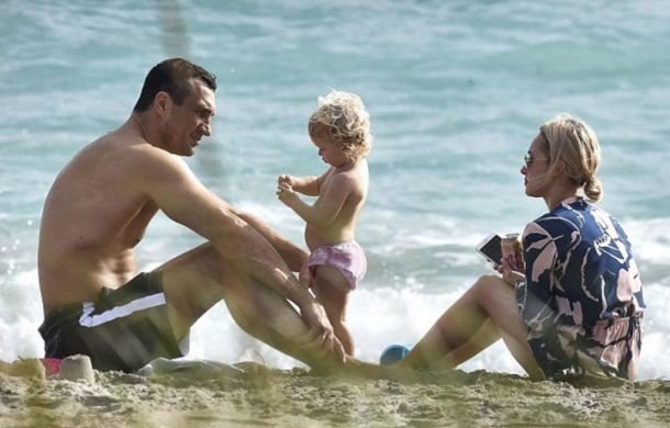 Панеттьєрі з донькою повернулася до Кличка і махнула з ним на курорт