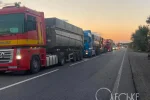 Багатокілометровий затор на трасі Одеса—Рені біля мосту в Маяках
