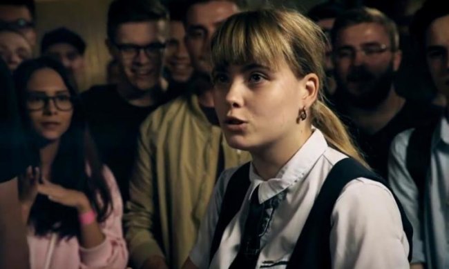 Від пікантних кадрів української реперки почервонів навіть YouTube