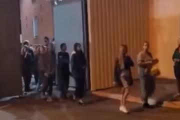 Возле СИЗО в Беларуси, скриншот видео