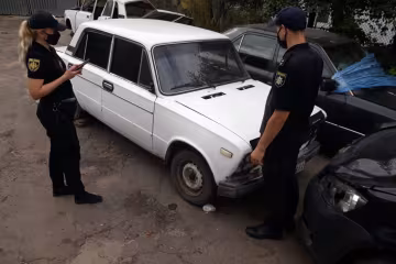 На Львівщині хитрий злодій сховав "Жигулі" під покривалами, безглузда афера насмішила навіть копів