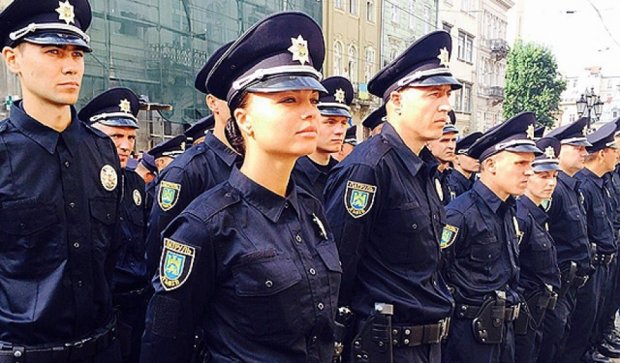 400 львовских полицейских присягнули на верность Украине (фото)
