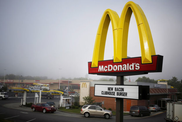 Мужчина устроил дикую стрельбу в McDonald's: есть жертвы