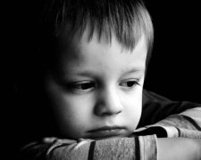 Стікав кров'ю! Кричущий інцидент у школі переполохав всю країну