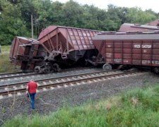 На Львовщине поезд ушел под откос 