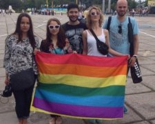 На параде "Азова" поддержали "Марш равенства"