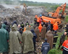 На Львовщине спасатели возобновили поиски пропавшего под мусором коммунальщика на Грибовичской полигоне