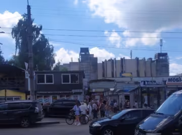 Во Львове пылает популярный рынок - спасатели летят, все в дыму