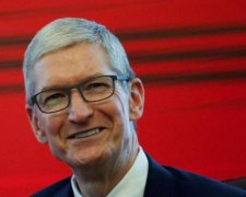 Тім Кук проговорився, в якій позі працюють в Apple