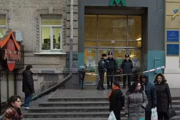 Киевлян лишили центральной станции метро еще на неделю