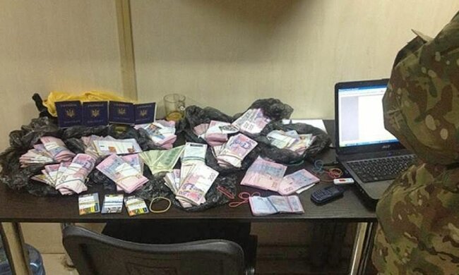 "ДНР" позбулася грошей, м'яса та акцизних марок (фото)