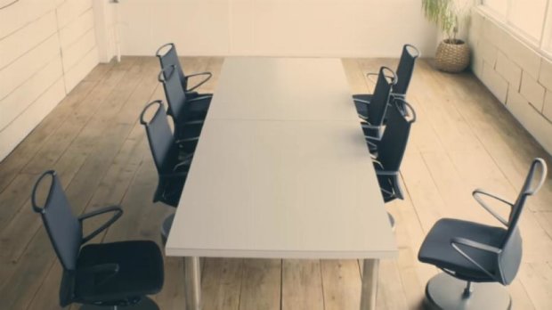 "Розумні" офісні крісла реагують на плескання у долоні (відео)