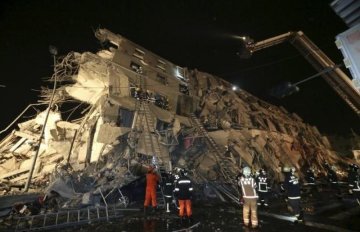 На Тайвані загинули п’ятеро людей через землетрус (відео)