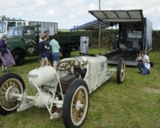 Британія вперше за століття проведе перегони на парових авто