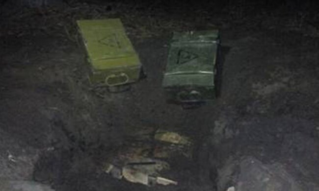 Под Луганском нашли пулемет и гранаты (фото)