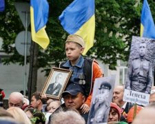Янукович фінансував акції до 9 травня, - ЗМІ